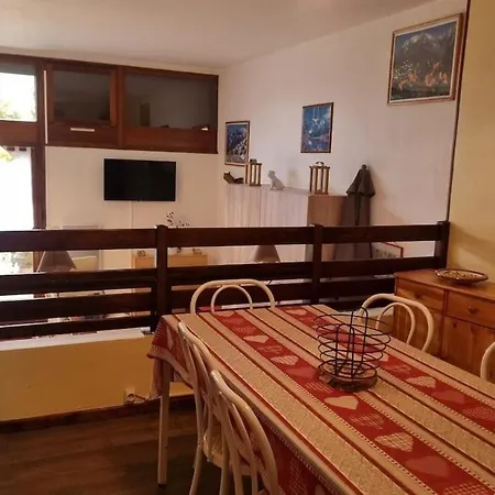 Chez Mady - Terrasse, Vue Montagne & Proche ビュッサン